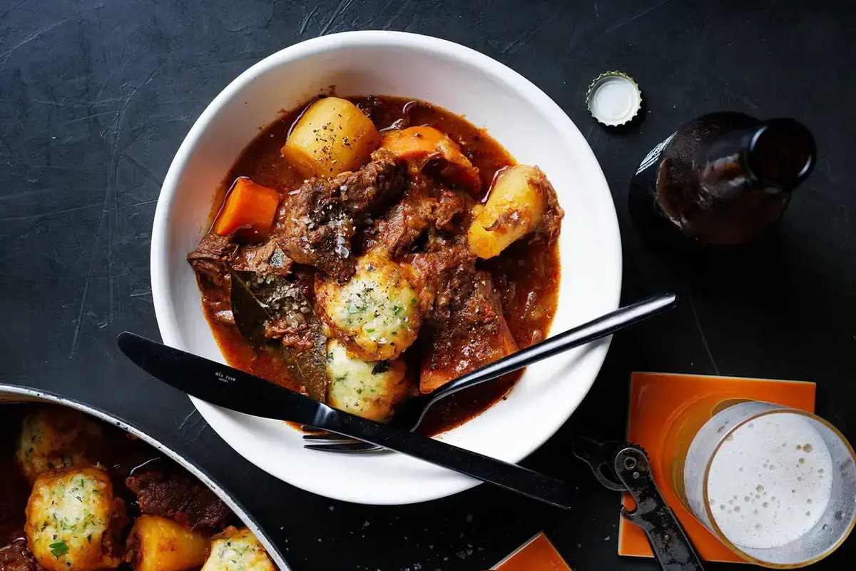 beef-and-wine-soup-with-dumplings-recipe