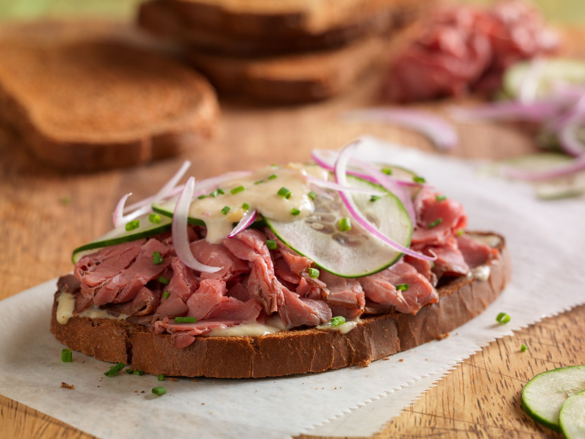 open-faced-broiled-roast-beef-sandwich-recipe